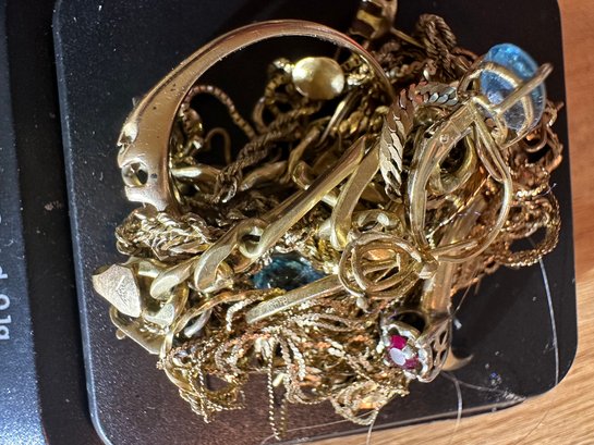 Lot Of 14k Gold Scrap Jewelry 19grams