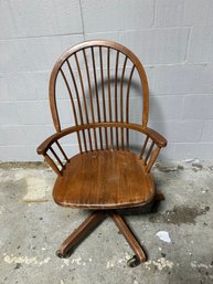 Windsor Style Rolling Office Chair