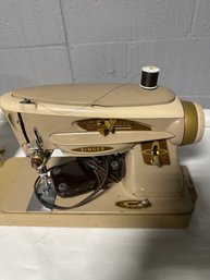 Vintage Cast Iron Singer Sewing Machine Portable
