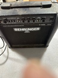Behringer V Tone Guitar Amp