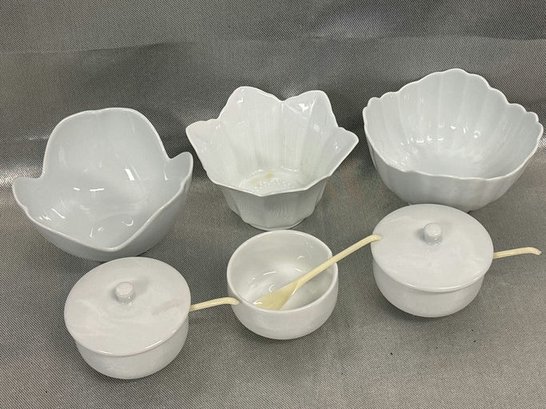 Small Floral Dishes, 3 Sauce Bowls With Spoons Missing One Lid, MADE In Japan