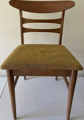 Bassett Furniture Mid Century Wooden Chair  (19W 31H 20D)