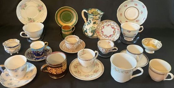 Tea Cups & Saucers & Display Racks & Tea Pot