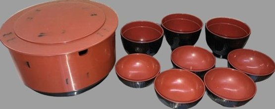 Plastic Bowls And Plastic Serving Pot