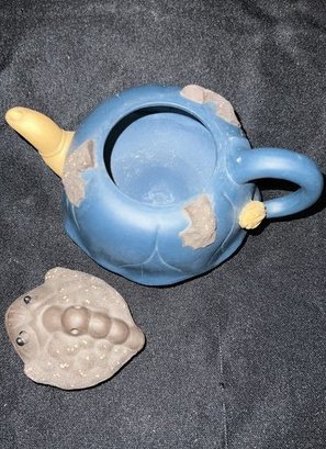 Yixing Collection Lucky Frog Zisha Clay Teapot