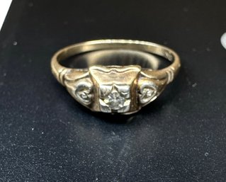 10K Gold Ring, 0.96g