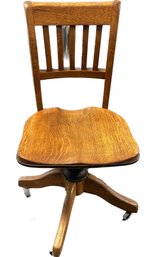 A Classic 1 Pc Wooden Dinning Chair