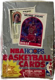 BOX BASKETBALL -Unopened 1989 NBA Hoops Basketball Cards
