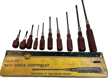 10 Piece Wood Handle Screwdriver Set (1 Is Missing From Original Box)