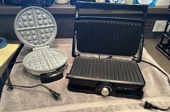 Sunbeam Panini Press 13x4' & Oster Waffle Maker 8x3'