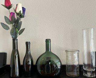 5 Pieces Glass Vases & Wood Roses - 5.5-10in Tall, 2.5-6in Wide