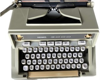Vintage Typewriter Hermes 3000 - 14x15x6