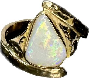 14k Gold And Opal Ring, 3.19g