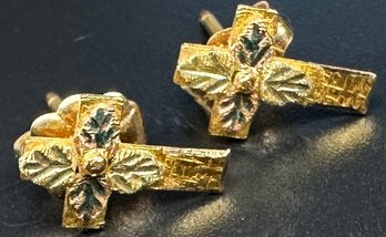 14k Gold Cross Earrings, 0.83g