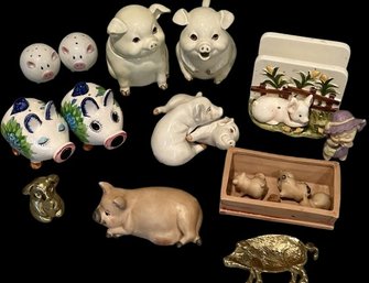Salt & Pepper Shakers - Pigs Collection