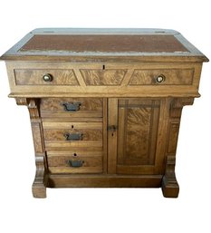 Antique Teachers Desk-32W 32T 23.5D