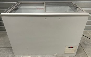 NOVA 35 Ice Cream Freezer- 43Lx27.5Wx32H, Some Buttons On Front Dont Seem To Work