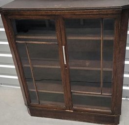 Vintage Harrison Gibson Ltd IlFord Wood Display Case. 36'Wx12'Dx42'H.