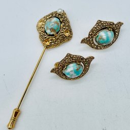 Sarah Cov Pin And Matching Clip Earrings. Goldtone. Blue And White Gemstone.