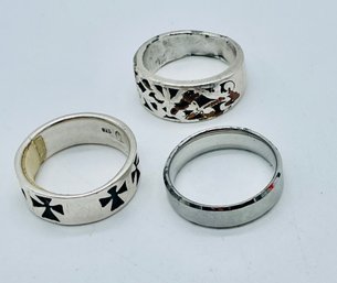 Mens Rings. One Marked 925. All Magnet Tested Silver. 22.13 G