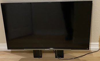 Sony LCD TV, With Wall Mount, Model Number - KDL-40R450A, Serial Number - 6216348 - 40'