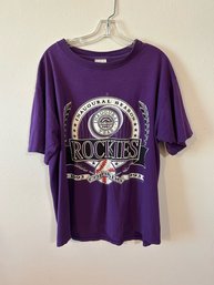 Rockies T-shirt Size XL Light Staining And Cracking Of Design
