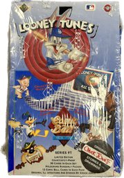 Looney Tunes Collector Cards Box In Plastic