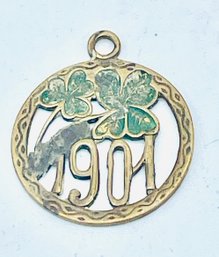 1901 Pendant With Clover Design. Magnet Tested Gold. No Markings. 1.25g