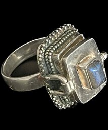 'Poison Ring' With Gemstone, Silvertone. Top Flips Open.