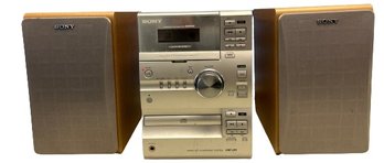Sony Compact Disk Deck Receiver (11x10x7.5) With Matching Sony Speakers (10.5x10x6)