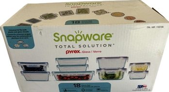 Snapware Pyrex 18 Piece Set In Box - Box Has Water Damage