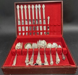 International Stainless Silverware Set (spoons, Fork, Serving Spoon And Knife) In Wooden Case