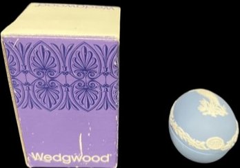 1978 Wedgwood Jasper (Pale Blue, White Jasper) Easter Egg