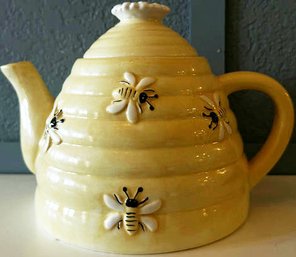 Ceramic Beehive Teapot (6.25in Tall)