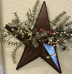 Hanging Star Decor With Faux Foliage (12in Across)