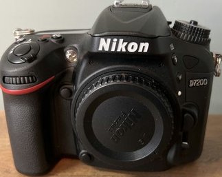 Nikon D-7200 DSLR Camera