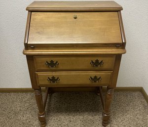 Two Tier Drawer Secretary Desk (23'Lx16'Wx37'H)