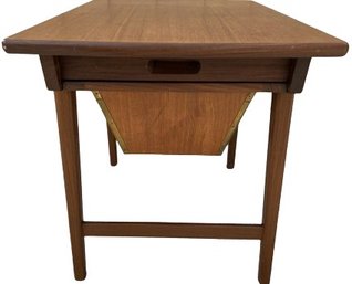 Vintage Coffee/End Table - 27.5Lx19Wx21H