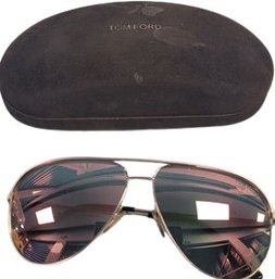 Tom Ford Aviators Erin TF 466 292. LF2052965. Damaged Case.