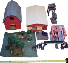 Model Train Town & Farm Structures (farm Structures Not To Scale)