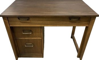 Wooden Desk. Saqinaw Furniture Shop. (21'x40.5'x30').