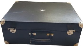 Classic HP Carrying Case PU Leather. Used - Good. 19'x15'x7'