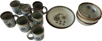 Matching Dish Set - (3) Bowls (2) Plates (7) Mugs