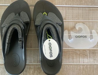 New In Packaging Oofos Black Womens Oolala Sandals Size 9