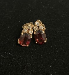 14K Gold Stud Earring With Brown Stone
