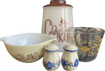 Vintage Pyrex, Cookie Jar, Salt & Pepper, Measuring Cup
