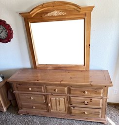 Broyhill Wooden Dresser & Mirror (Dresser 70Lx19Wx33.5H Mirror 46.5Lx44W)