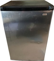 Kenmore Elite Mini-fridge- Works Well And Is Clean, 21.5Lx21.5Wx33.5H