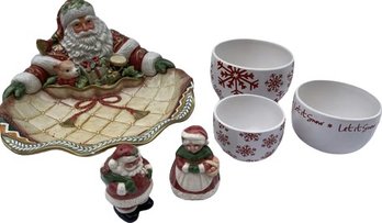 Holiday Serving Ware Featuring A Fitz & Floyd Holiday Santa (12 W)