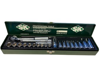 22pc Drive Metric Socket Set From Professional Tools (17.5x3.5x2)